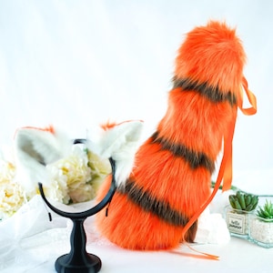 Conjunto de orejas y cola de mapache naranja con rayas negras: orejas y cola peludas para cosplay, disfraces, convenciones peludas y eventos con temática animal
