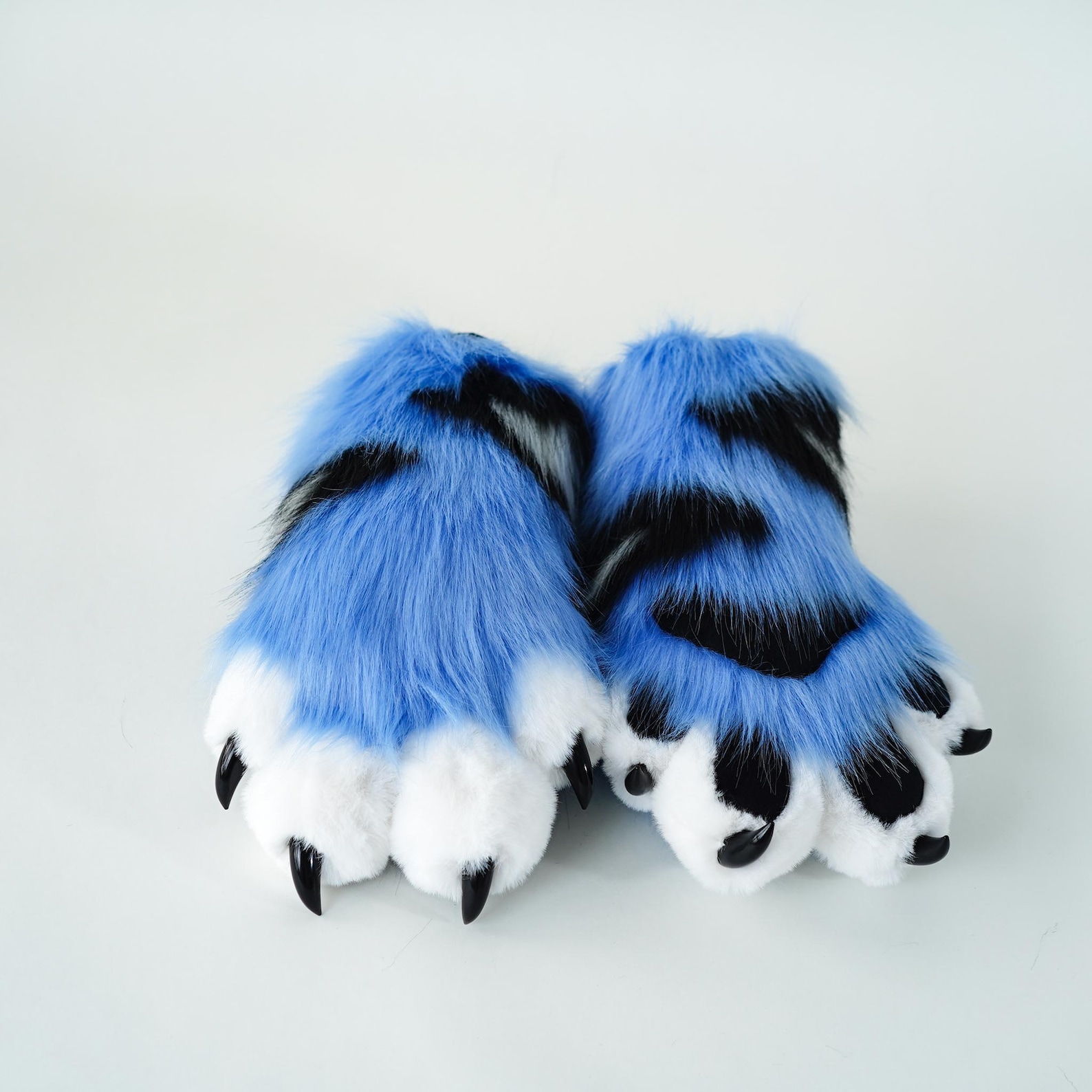 fursuit-paws-for-blue-tiger-furry-cosplay-gloves-faux-fur-tiger-paw