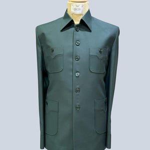 Green Casual Wear Full Sleeve Safari Suit For Men.