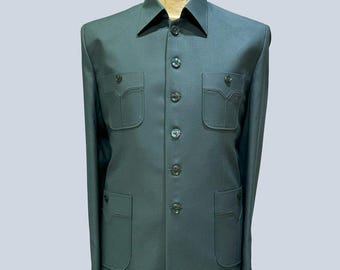 Green Casual Wear Full Sleeve Safari Suit For Men.