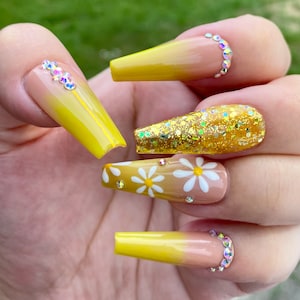 Beige to yellow ombré daisy nails-long ballerina press on nails image 1