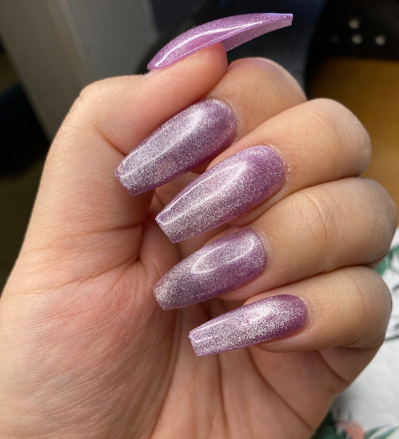 Lavender-lilac crystal velvet press on nails-shiny lavender glue on nails styled in long coffin image 2