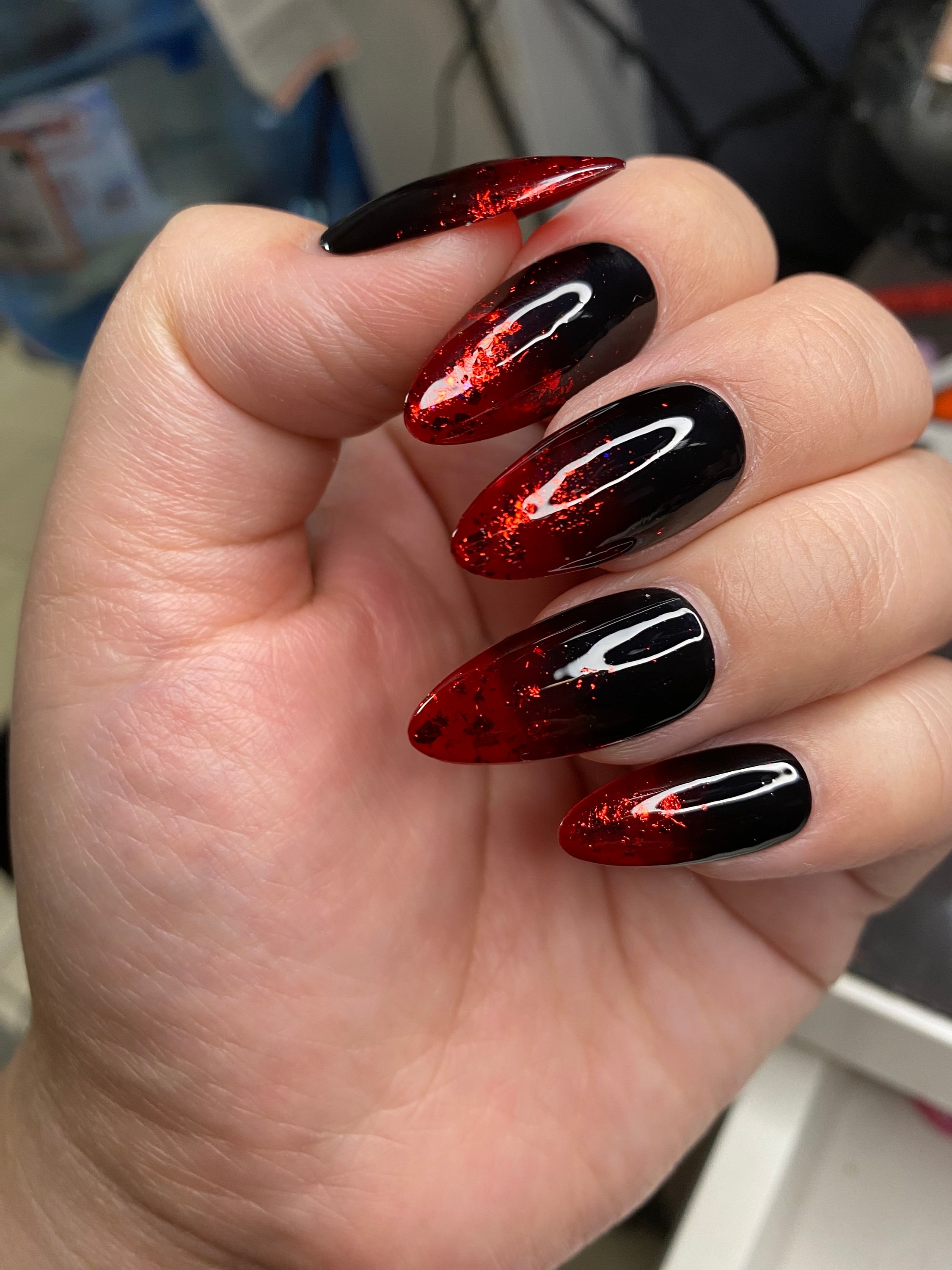 Red and Black Ombre Nails That Wow