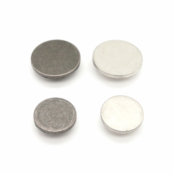 Boutons plats en métal (10 pièces) - 18/23 mm ; Étain/Argent mat