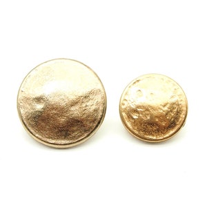 Goudgehamerde knoop (10 stuks) - 15/18/23 mm