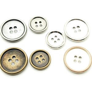 Botões vintage de 4 furos (10 unidades) - 23/30 mm; Estanho/Latão antigo/Prata/Cobre