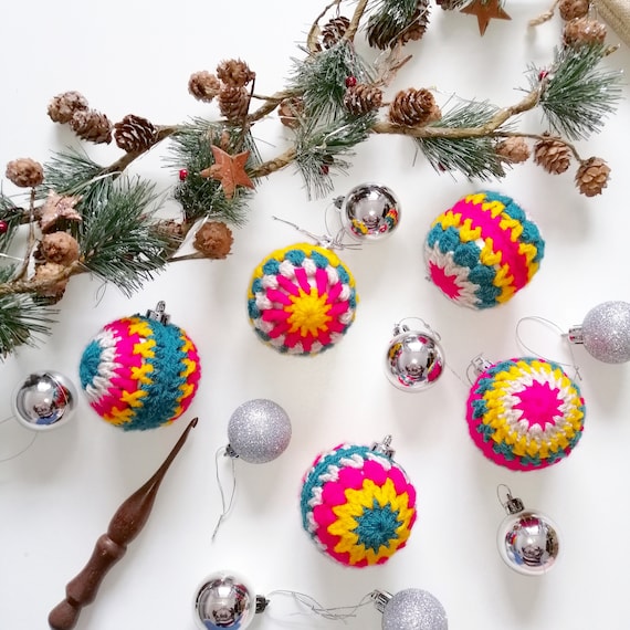Holly Jolly Crochet Baubles Pattern