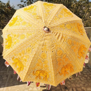 Broderat gyllengult elefantparasoll för trädgården, vintage indiskt boho solskyddsparasoll