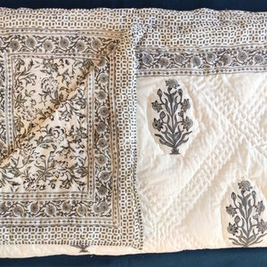 Hand Block Printed Cotton Kantha Quilt, Black White Floral Design, Reversible Jaipuri Razai with Shams, All Sizes Available image 2