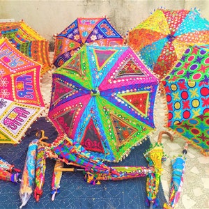 Handgjort indiskt broderat lapptäckeparaply, färgglatt bohemiskt bröllopsparasoll för trädgårdsstrandbabyshower