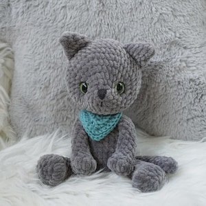 Handmade Plush Cat: Hypoallergenic Micro-Polyester Yarn Stuffie