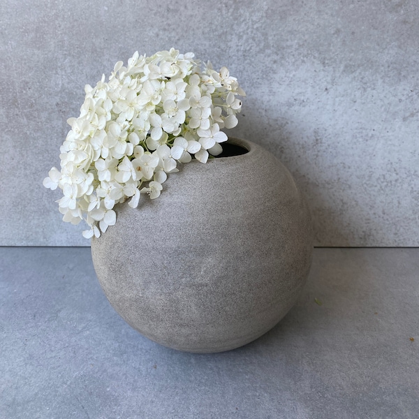 Kugelvase, 17 cm. Vase, Blumenvase, Kugel, Ballvase. Keramik