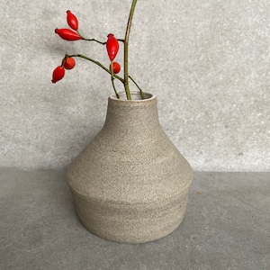 Small vase, bottle vase, ceramics. 10.5cm. Flower vase, table vase