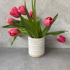 Vase, bottle vase, ceramic. 10.5 cm. Flower vase, table vase