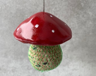 Meisenknödelhalter, Futterpilz, Fliegenpilz, Vogelfutterhaus, Futterspender