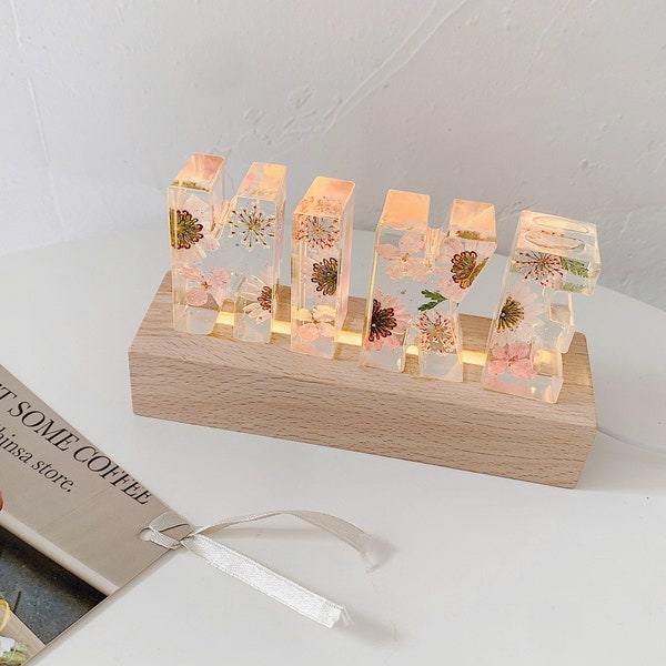 Lámpara de base de madera con símbolo de número de letra personalizada de flor real prensada a mano, luz de noche, aniversario, Navidad, cumpleaños, boda, regalo único