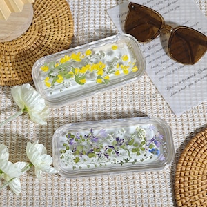 Anpassat namn äkta gul lila blomma funky glasögonfodral, solglasögon reseask, smart glasögonfodral present, bröllopssouvenirer, söt glasögonhållare