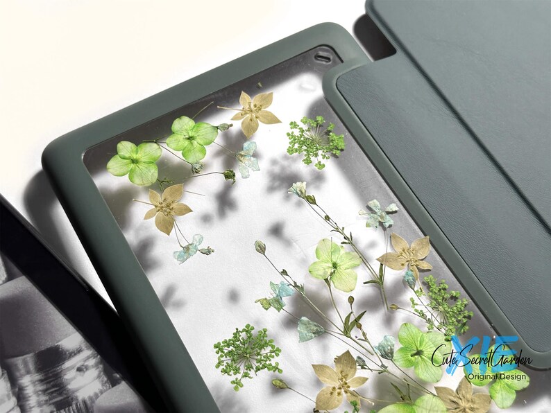 Pressed Green Hydrangea Flower Case for Kindle Colorsoft, Paperwhite ...