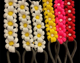 Flower Paracord Keychain**Daisy Keychain