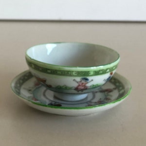 Cup and saucer - China - Famille verte - antiques - hand painted - porcelain