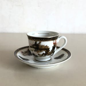 Tasse et soucoupe - porcelaine - Japon - décor dragon