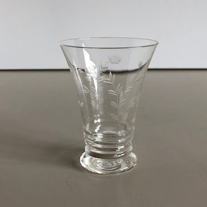 Engraved glass - handmade - image flowers / plants - decorative