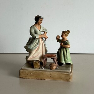 Image / sculpture - porcelain - nice scene - mother with child