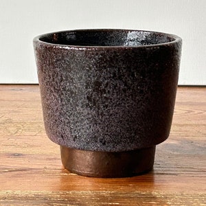 Flowerpot / Jardiniere - Pieter Groeneveldt - Ceramic - Holland - handmade - design