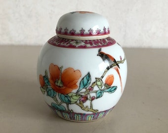 Ginger pot - China - porcelain - beautiful decoration with bird and flowers