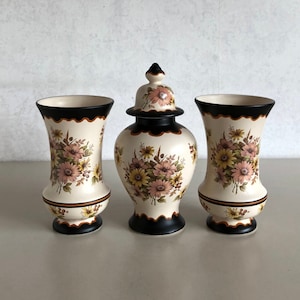 Modica Gouda Plateel - Delft Handicrafts - Three-piece cabinet set - beautifully painted décor