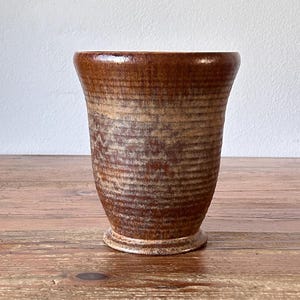 Vase / ribbed vase - Westraven Holland - ceramic - handmade - brown / white glazed on the inside