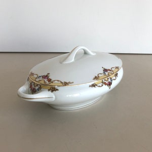 KPM - lidded dish - porcelain - décor of flowers - gilded edges - beautiful