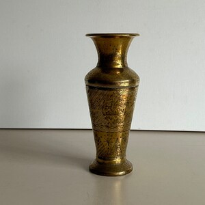 Vase / decorative vase - copper - engraved by hand - India