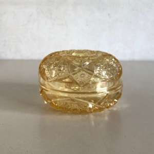 Glass / crystal design dish / bonbonnière lid dish - vintage