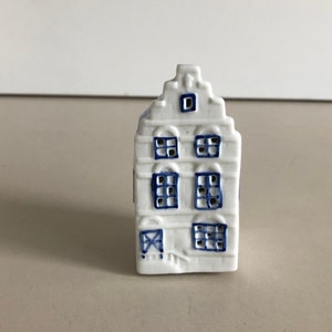 Canal house - Miniature with light - Delft Blue Pottery - hand painted - Royal Blue
