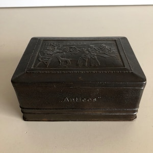 Tin / biscuit tin - Anticos brand - decorative - Old Dutch depiction