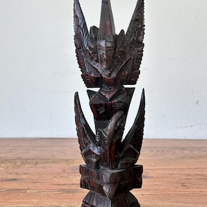 Statue / Sculpture - Garuda - beautiful representation - Java - hand-carved / handmade - wood