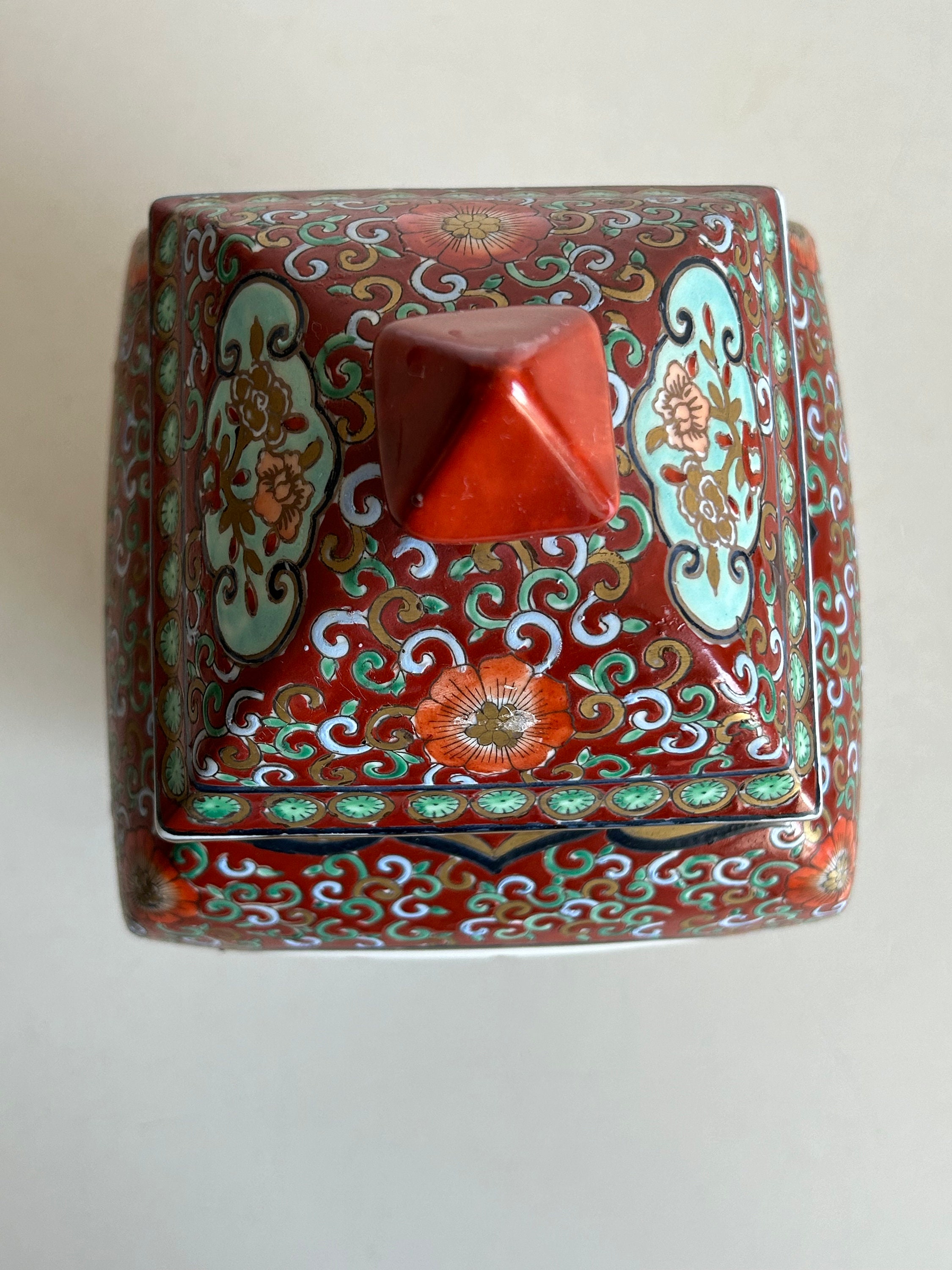 カバー付き花瓶 / 骨壷 - 磁器 - 中国 - 手描き - 花の装飾 - Etsy 日本