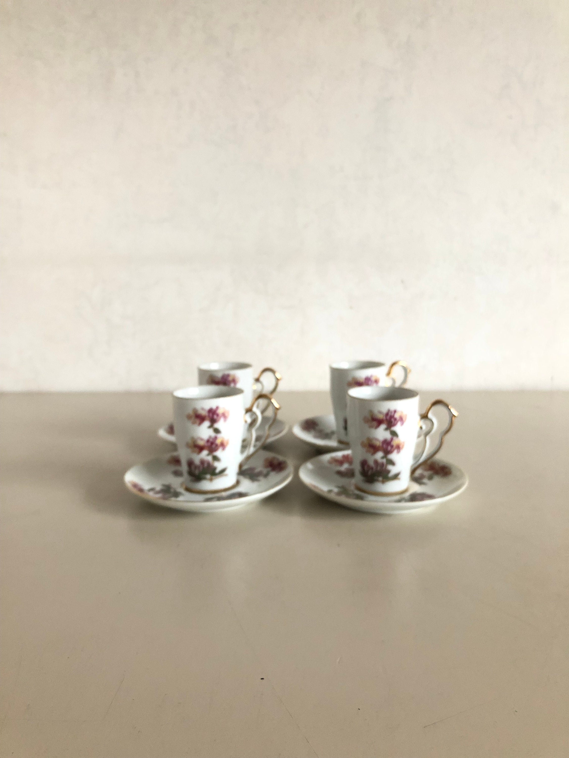 カップ＆ソーサー 4 個 - 金箔の縁に花の美しい装飾 - ヴィンテージ