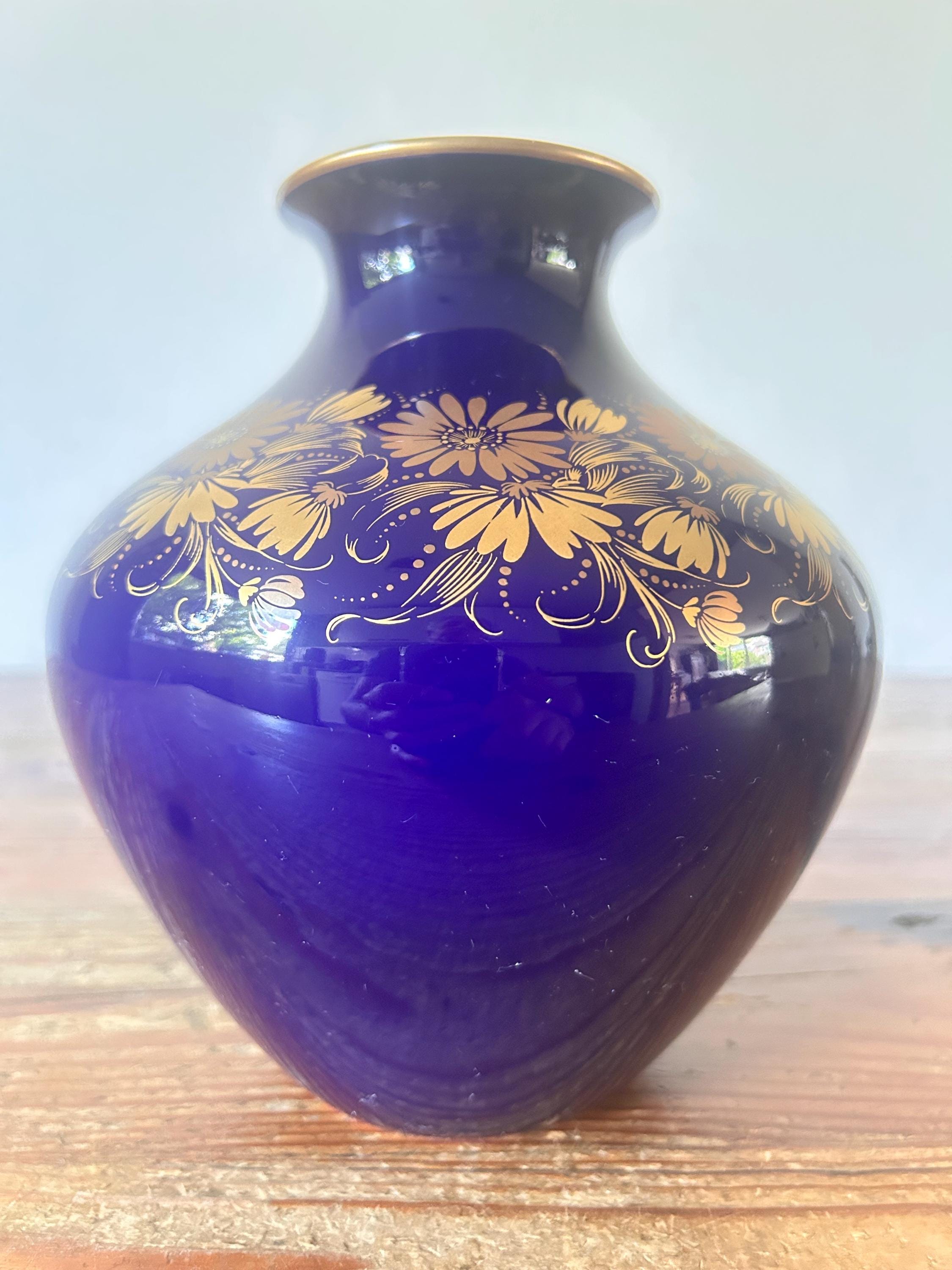 Vase / Flower Vase - Hutschenreuther Germany - Porcelain - Cobalt With Gilded Decoration