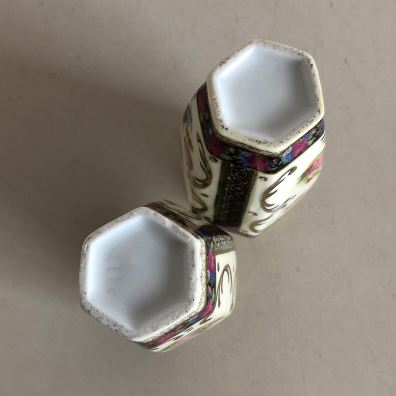 Juego de pequeños jarrones románticos Francia porcelana antigüedades imagen 9
