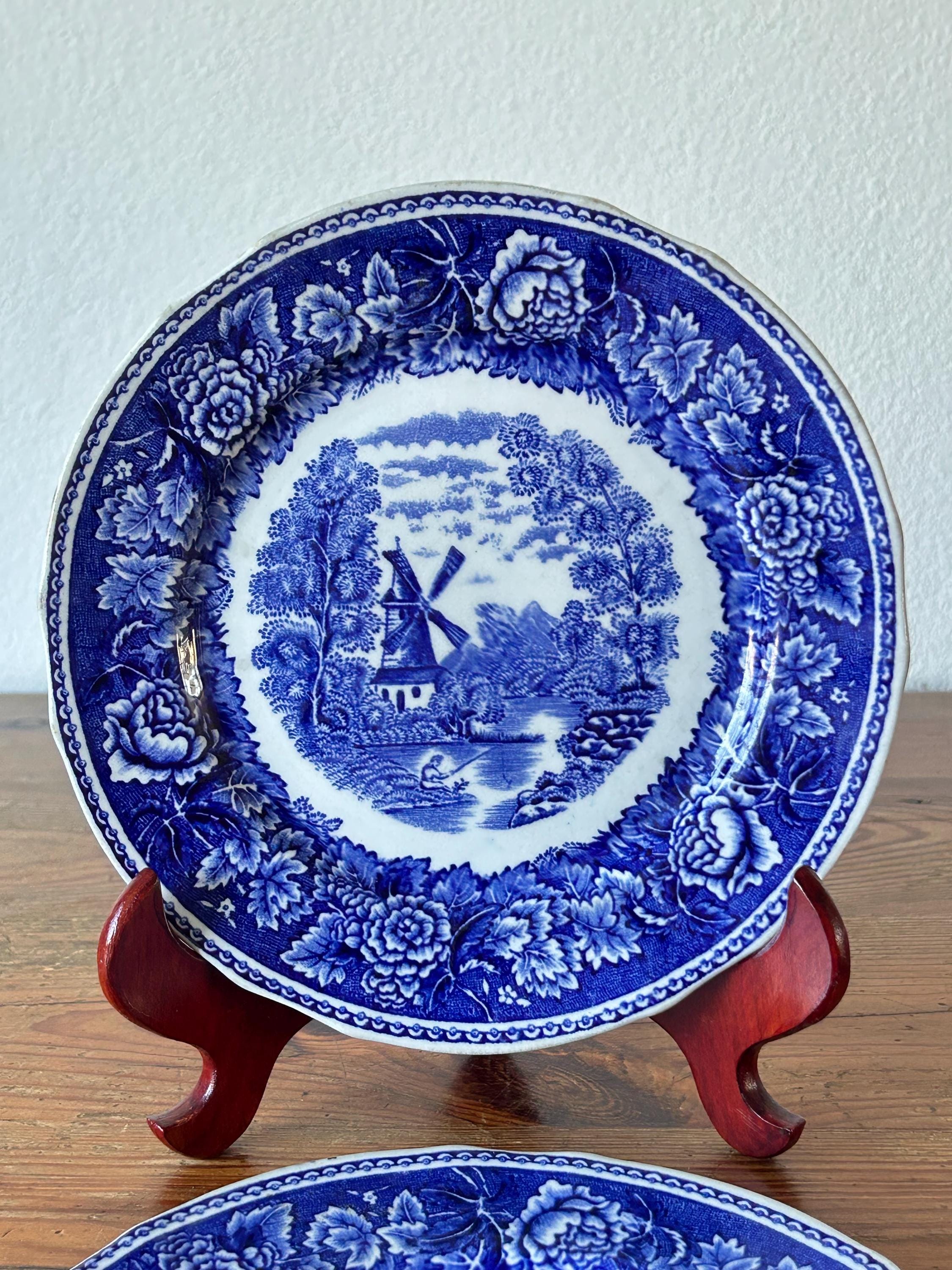 2 Plates / Decorative Plates - Arabia - Made in Finland - Decor