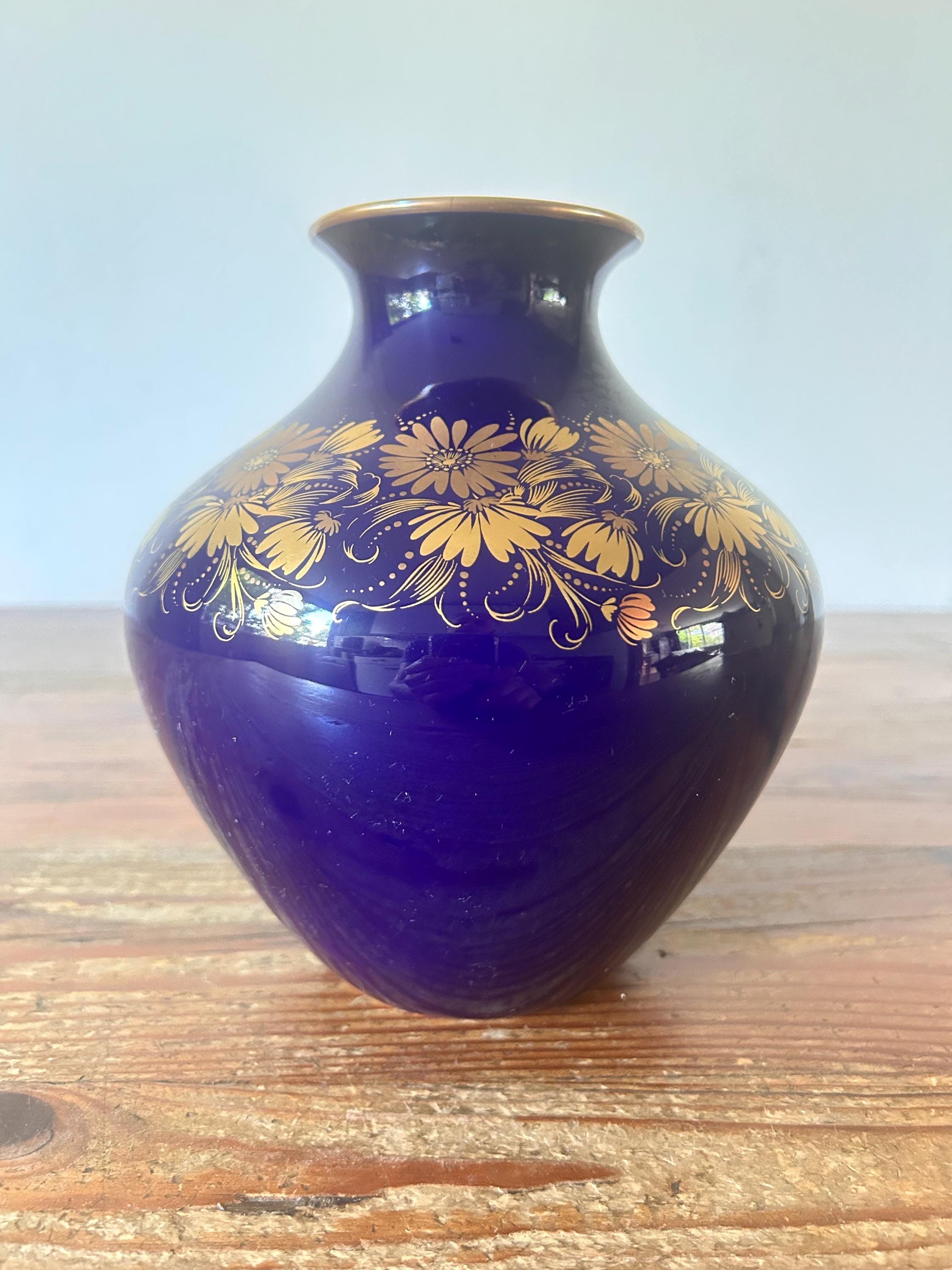 Vase / Flower Vase - Hutschenreuther Germany - Porcelain - Cobalt With Gilded Decoration