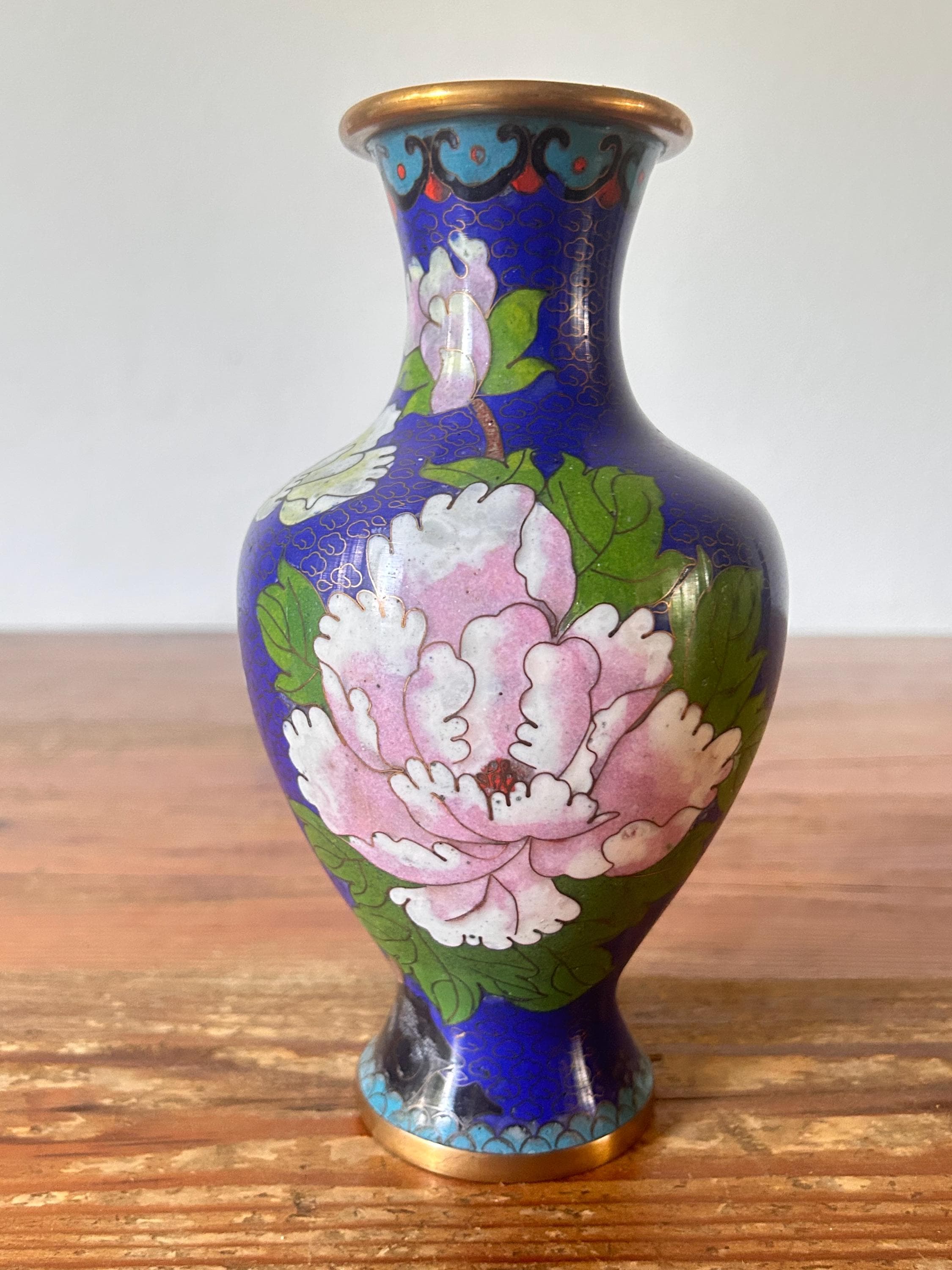 Vase / Large Vase - Chinese Cloisonné - Decorative - With Floral