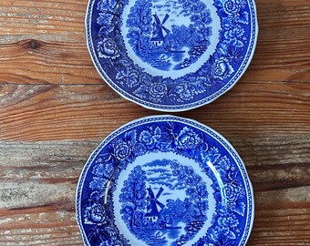 2 Plates / Decorative Plates - Arabia - Made in Finland - Decor