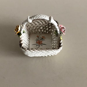 Dresden porcelain - Basket - with beautiful décor of flowers - Germany