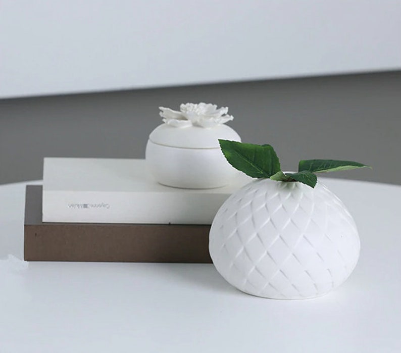 Art Studio Decor Vases Modern Home Flower Vases Ornaments Home Decor Pottery Vase Modern Creative and Decorative Designer Ceramic Vases