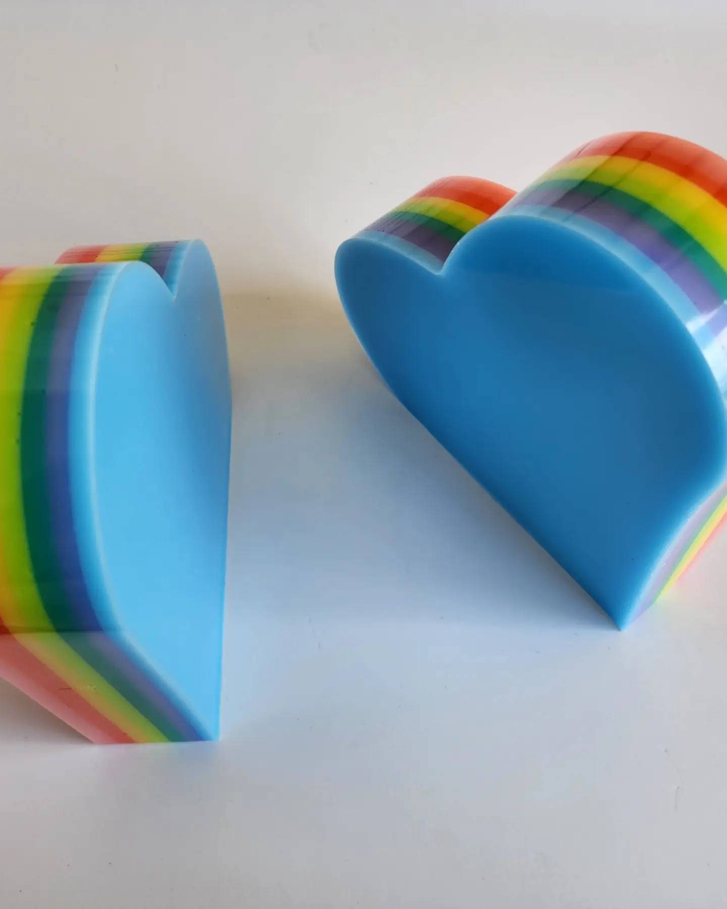HEART BOOKENDS Resin Bookends Rainbow Bookends Pop Art - Etsy