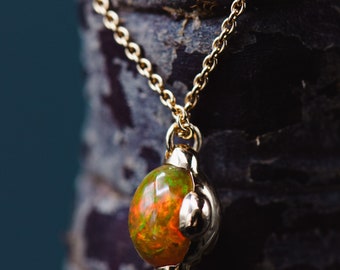 Cadena y colgante WANDELGOLD "Ra" Oro y ópalo de fuego, jeroglífico egipcio - único hecho a mano en Hamburgo, Alemania