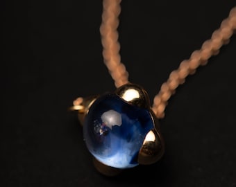 Cadena WANDELGOLD y colgante "Nun" Cabujón de oro y zafiro, jeroglífico egipcio - único hecho a mano en Hamburgo, Alemania